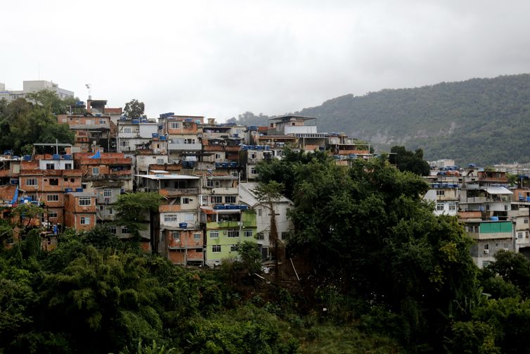 Vista geral do Morro Azul, favela localizada na Zona Sul do Rio de Janeiro