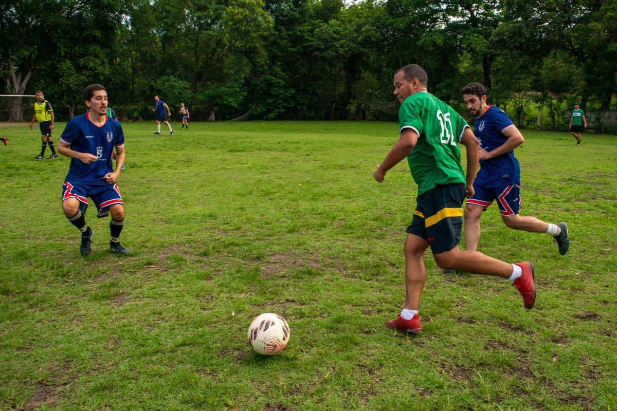 Partida de futebol abre a semana de atividades dedicadas ao servidor da UFRJ