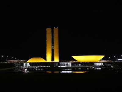 Foto colorida do prédio do Congresso Nacional.