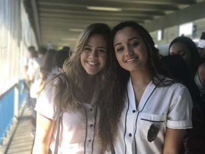 Imagem colorida de Keilla Rodrigues e Isabelle Magalhães, alunas do Colégio Pedro II de São Cristóvão.